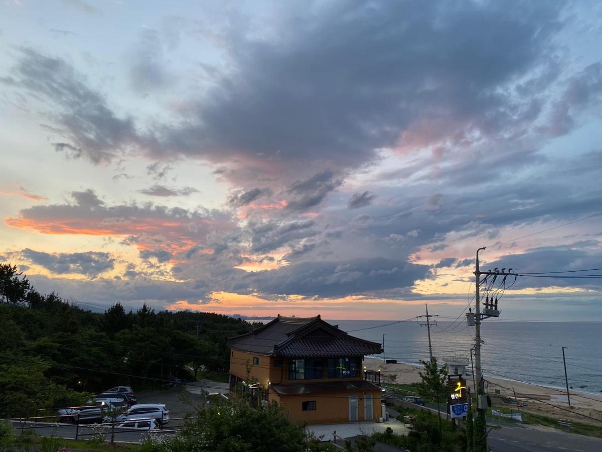 Pension Badawa Gangneung Exterior photo